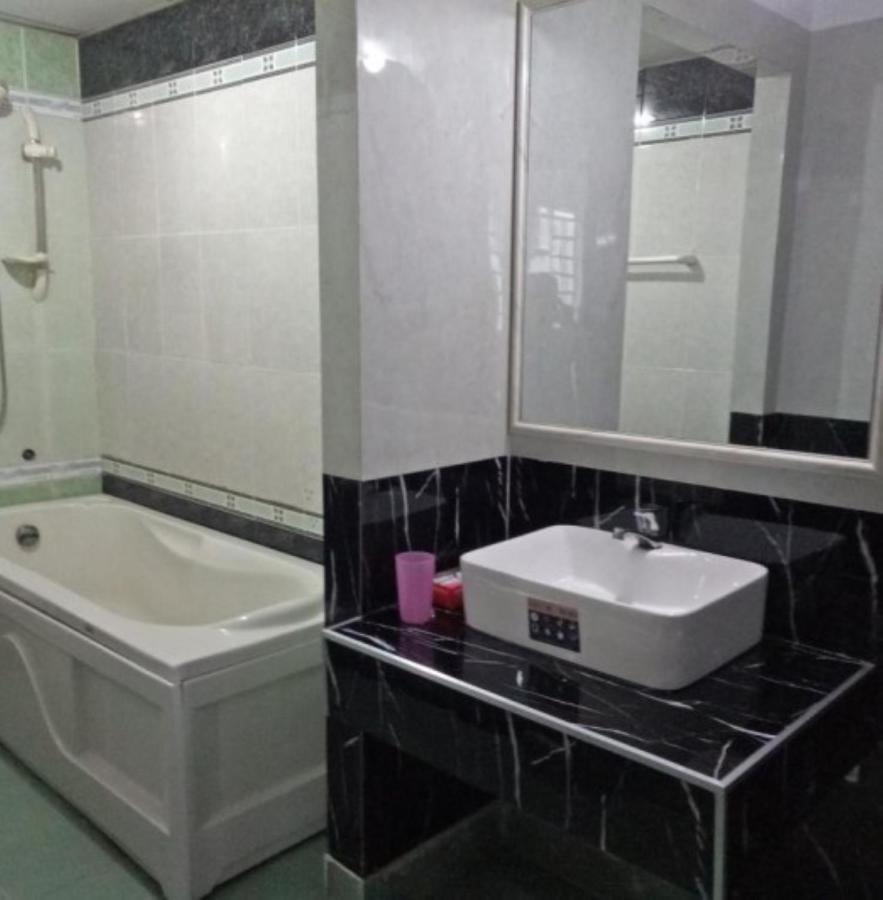 הו צ'י מין סיטי Duc Long Hotel מראה חיצוני תמונה